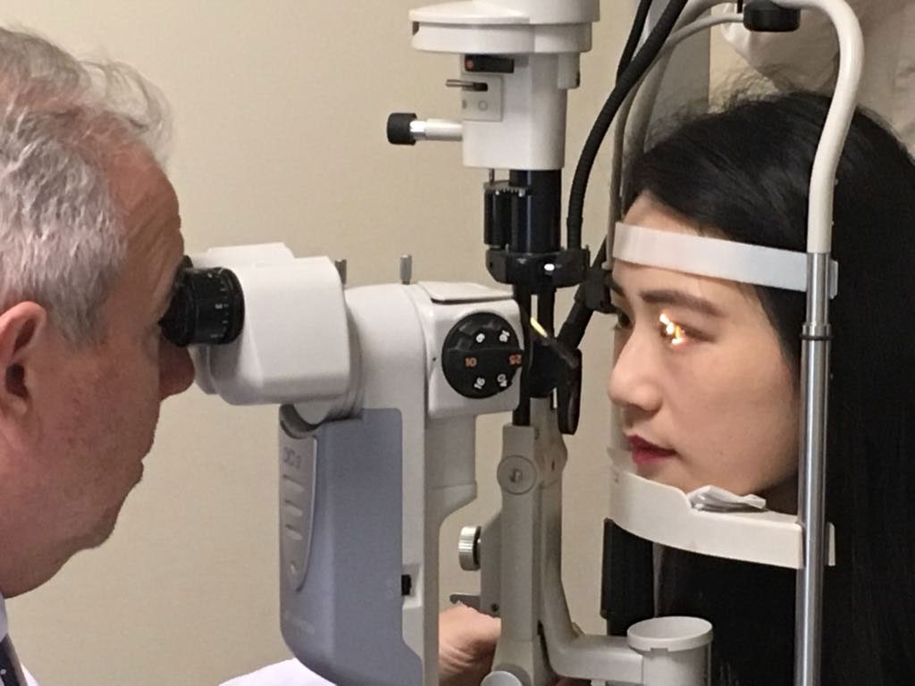 El ojo seco va más allá de tener pocas lágrimas. El oftalmólogo José Ramón Villada analiza este problema, cada vez más común.