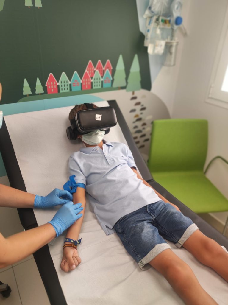 El Hospital Universitario de Guadalajara ha defendido el uso de gafas de realidad virtual en Pediatría dentro del encuentro nacional de SEMES.