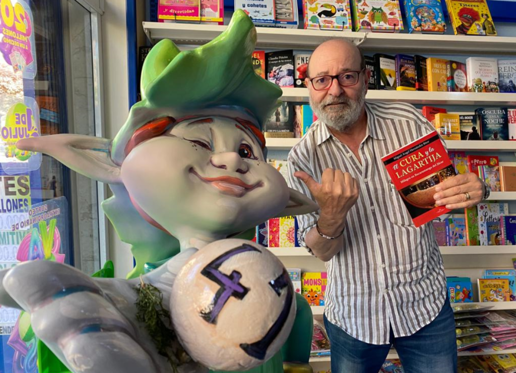 El médico cubano Miguel Ángel Hernández Bitor ha encontrado la inspiración para su quinto libro, El cura y la lagartija, en Albacete. 