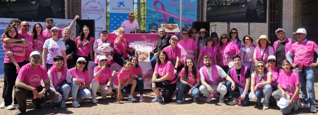 Éxito, un año más, y ya van seis, de la Concentración Solidaria de Cortadores de Jamón de la asociación de lucha contra el cáncer Acepain